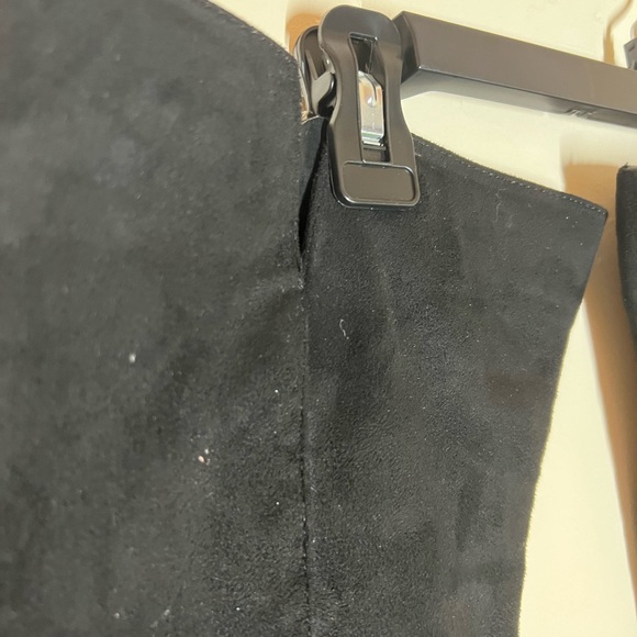 Black suede Knee High Heels - Picture 4 of 8